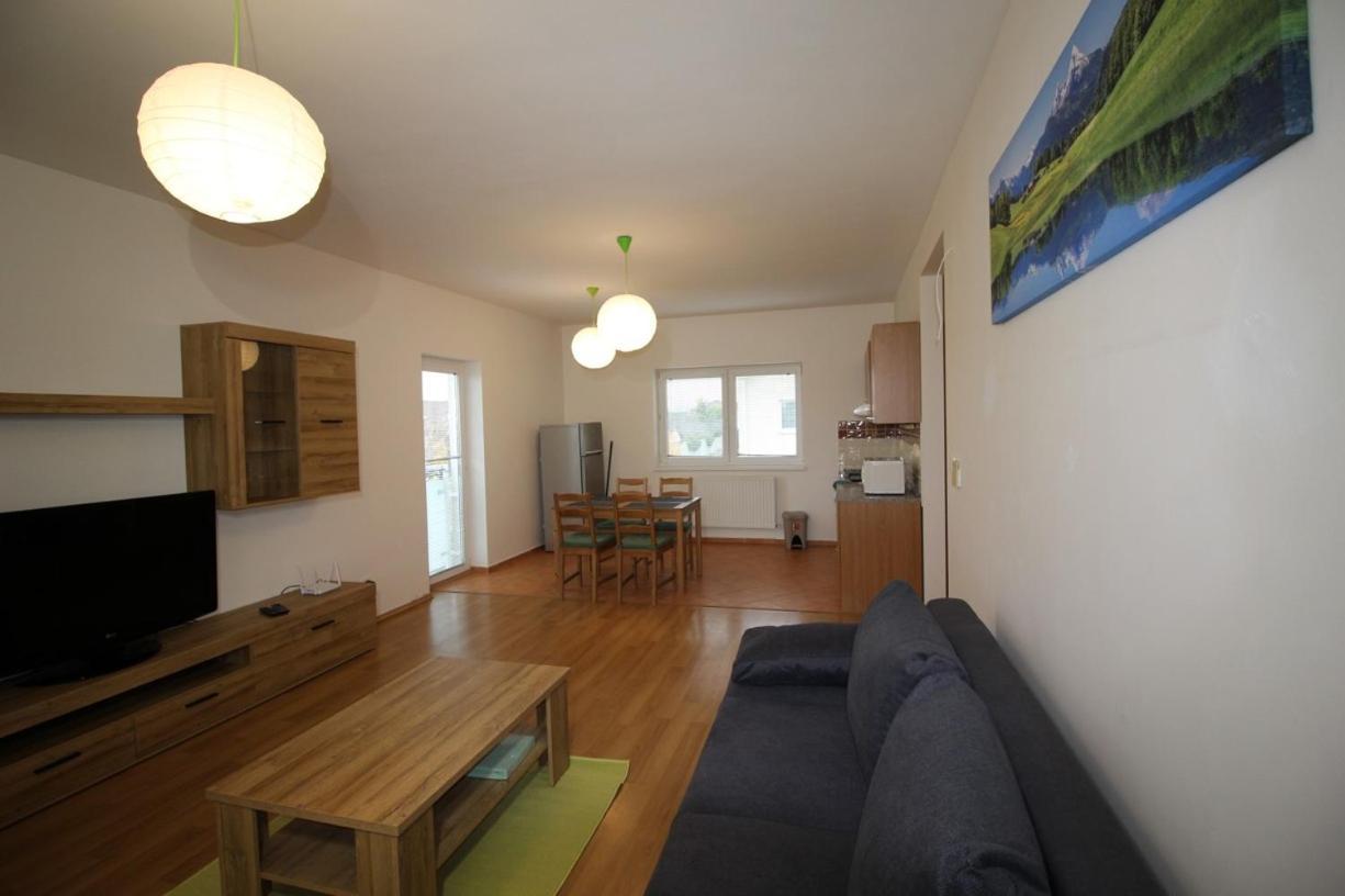 Apartman 502 Ruzindol Bagian luar foto