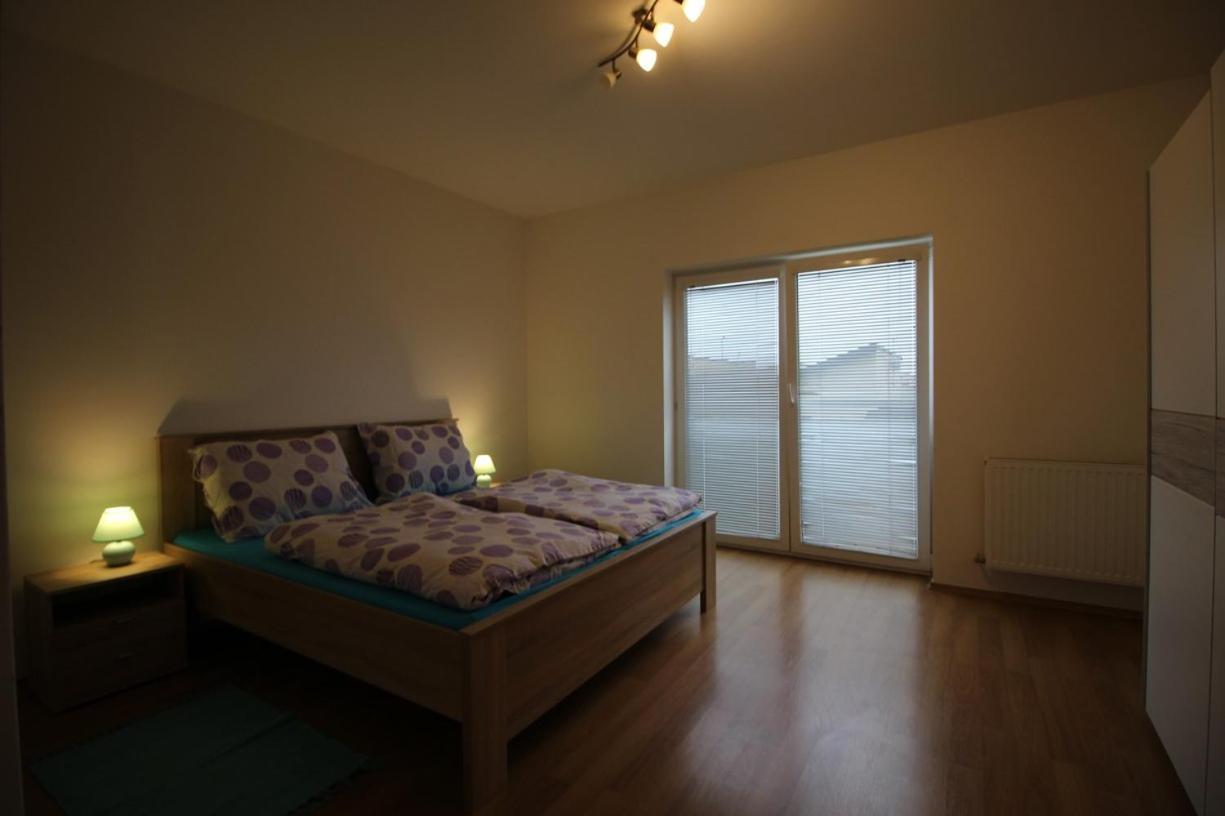 Apartman 502 Ruzindol Bagian luar foto