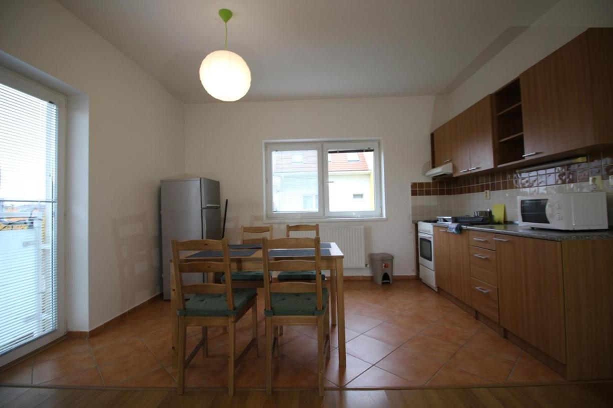 Apartman 502 Ruzindol Bagian luar foto