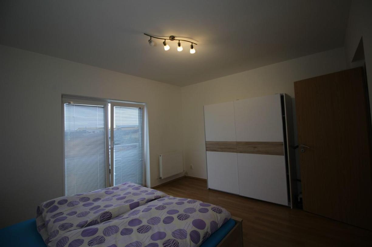 Apartman 502 Ruzindol Bagian luar foto