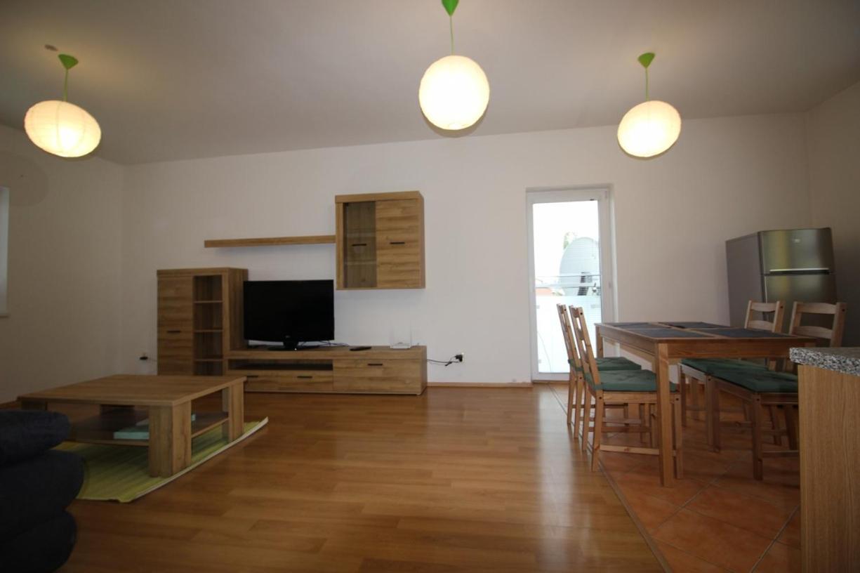 Apartman 502 Ruzindol Bagian luar foto